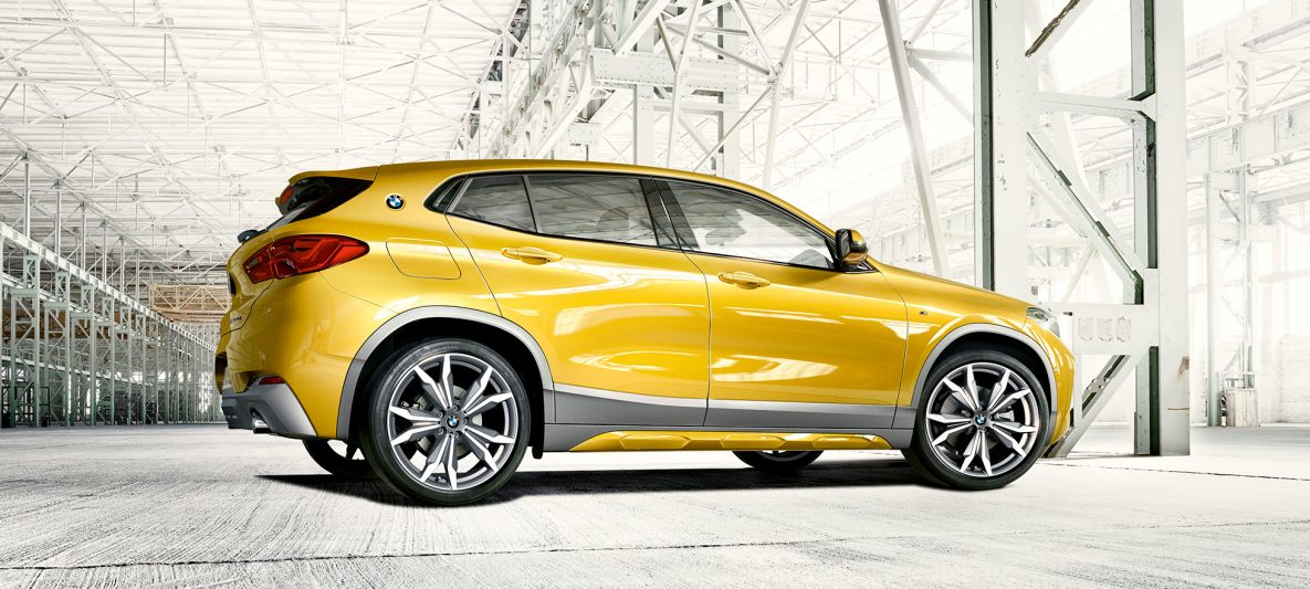 BMW X2 2018 F39 Galvanic Gold metallic Heckansicht